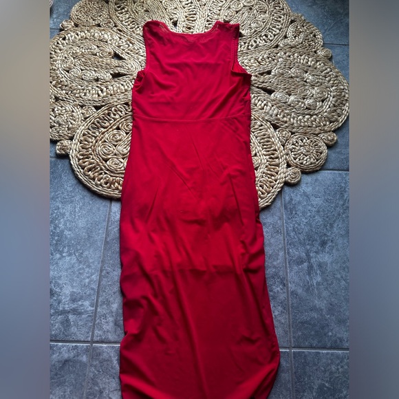 Red Guess mesh cutout bodycon midi dress. Size medium. EUC. - Picture 8 of 11